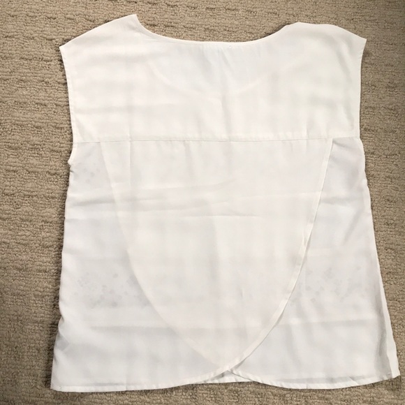 AE white/cream color sleeveless top - Picture 2 of 2